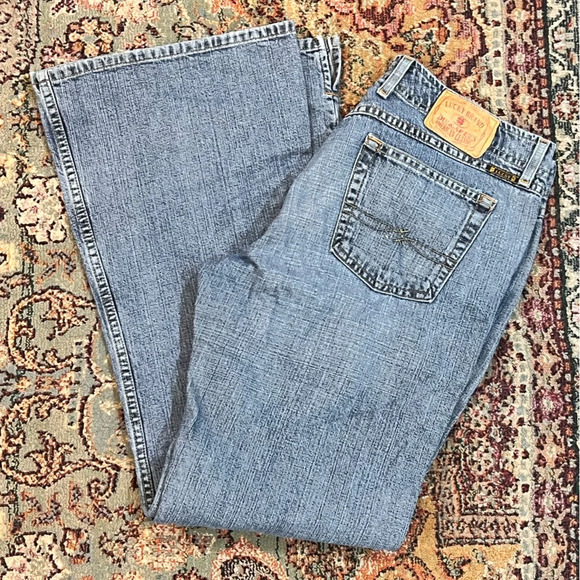 FINAL PRICE Ladies Lucky Brand Flared Jeans - Picture 1 of 11